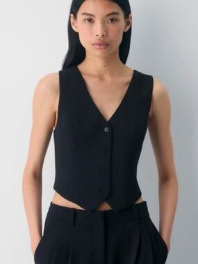 Wilfred Aritzia Black Linen V-Neck Tailored Vest- size L